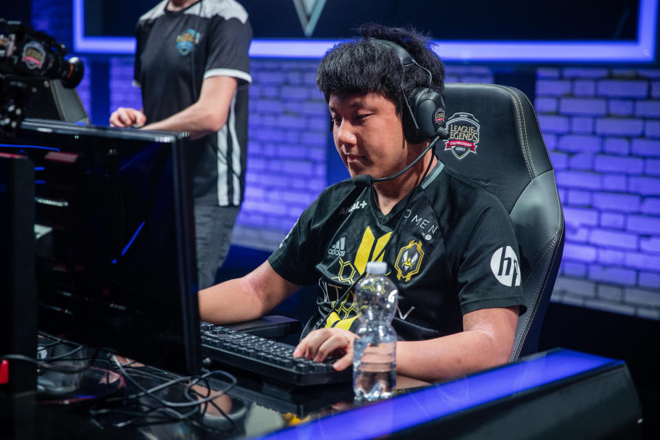 Hachani is stepping down from the Team Vitality starting roster (Riot Games/Lolesports)
