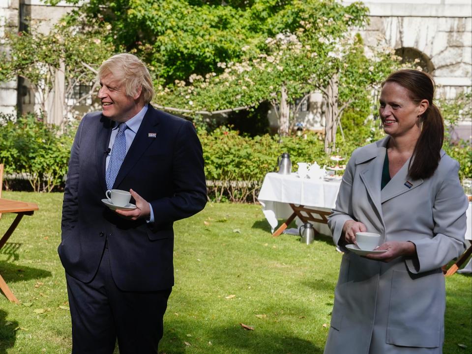 Boris Johnson with Jenny McGee as the NHS celebrates its 72nd anniversary (Andrew Parsons/No10 Downing Street)