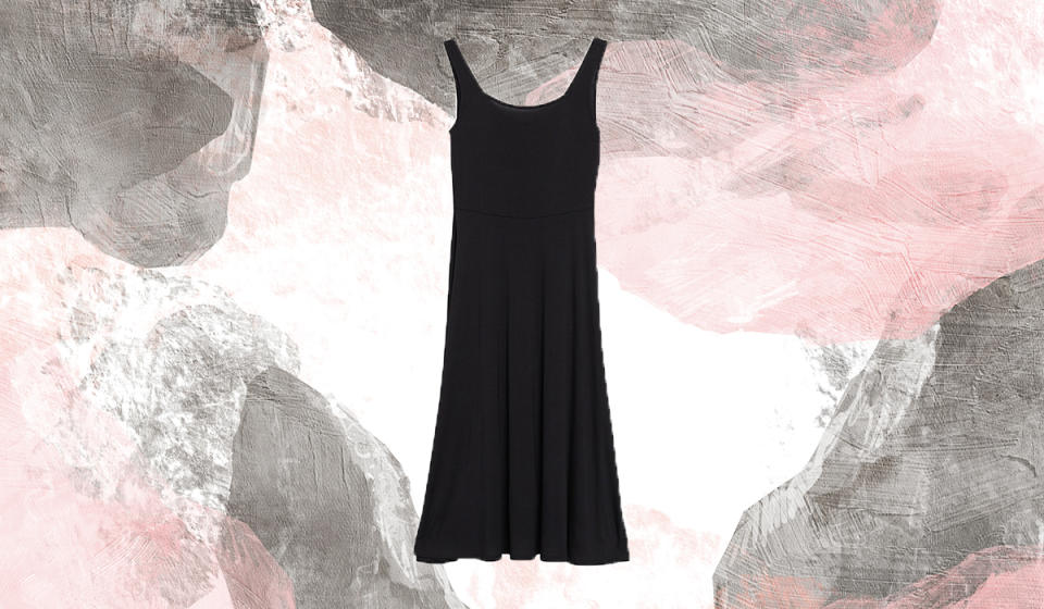 This fit-and-flare dress creates the illusion of an hourglass shape. (Photo: Nordstrom Rack)