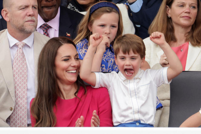 Britain's Catherine, Duchess of Cambridge, (L) and her son Britain's Prince Louis of Cambridge (R) react during the Platinum Pageant in London on June 5, 2022 as part of Queen Elizabeth II's platinum jubilee celebrations. - The curtain comes down on four days of momentous nationwide celebrations to honour Queen Elizabeth II's historic Platinum Jubilee with a day-long pageant lauding the 96-year-old monarch's record seven decades on the throne. (Photo by Chris Jackson / POOL / AFP) (Photo by CHRIS JACKSON/POOL/AFP via Getty Images)