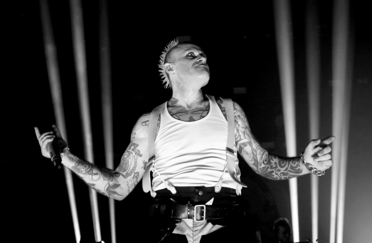 LONDON, ENGLAND – DECEMBER 21: (EDITORIAL USE ONLY) (EDITORS NOTE: Image has been converted to black and white.) Keith Flint of The Prodigy perform live on stage at O2 Academy Brixton on December 21, 2017 in London, England. (Photo by Simone Joyner/Getty Images)