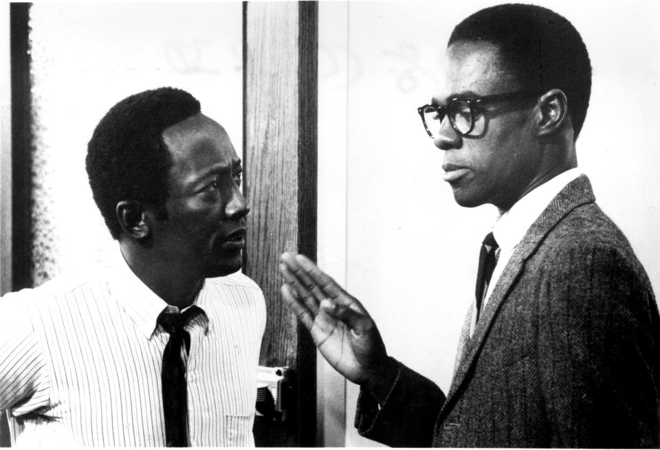 Turman (right, opposite Garrett Morris) gained notice for playing Preach in the 1975 classic <em>Cooley High</em>. (Photo: Everett Collection)