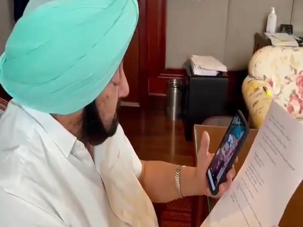 Punjab Chief Minister Captain Amarinder Singh on a video call with Vansh. (Image courtsey: @capt_amarinder)