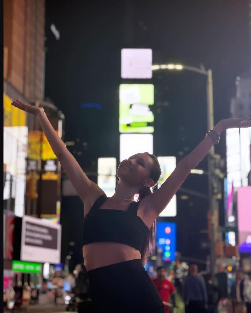 Pampita enloqueció a sus fanáticos al caminar en el Time Square (Foto: Instagram/@pampitaoficial)