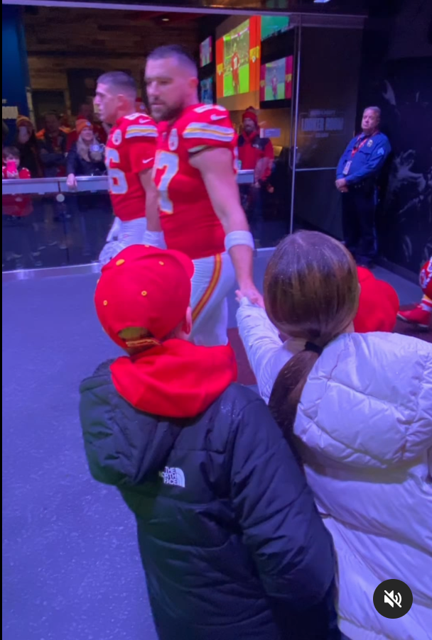 Travis Kelce with the Sanders family. (Photo: Sarah Huckabee Sanders’ Instagram)