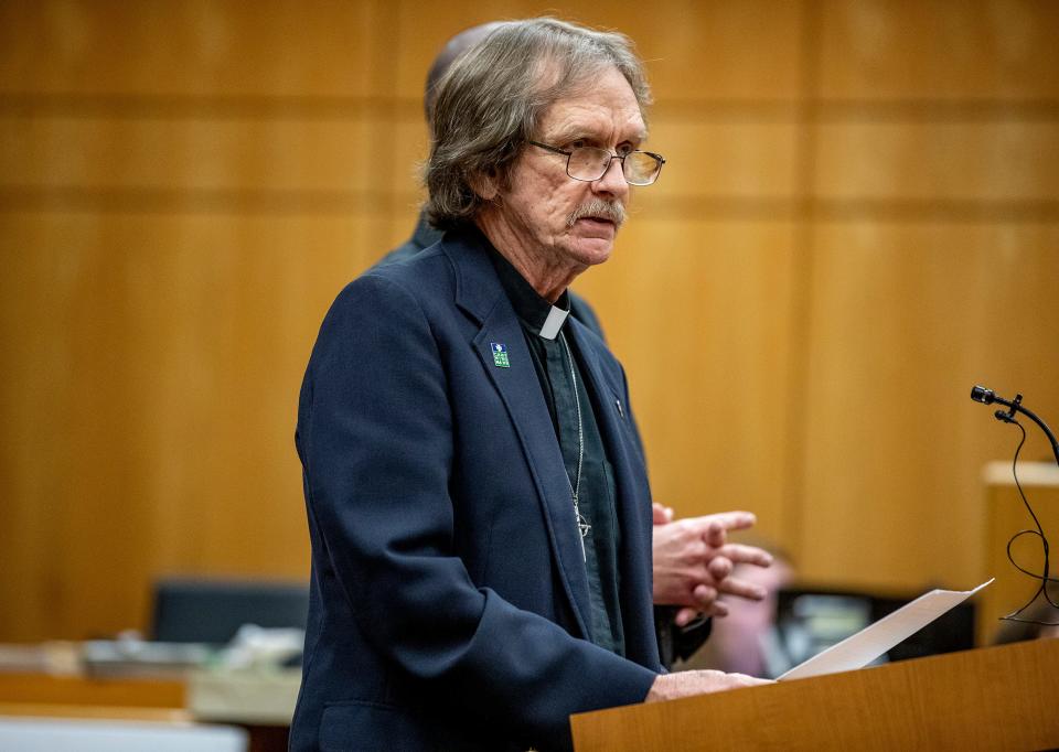 The Rev. Bill Yates, Edie Yates Henderson's older brother, tells the jury about growing up with his sister. “Edie had a brilliant mind .... She was a hard worker.”