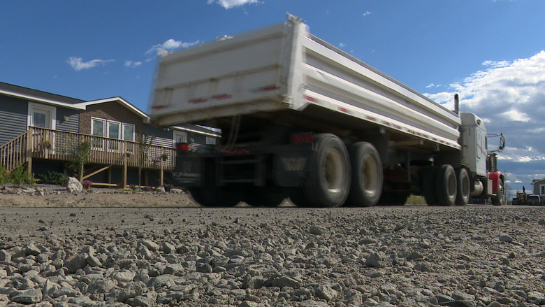 Dusty, noisy days and nights for people in Yellowknife's Lakeshore Developments