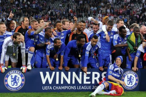 El tercero en discordia será el Chelsea, sorprendente vencedor de la Liga de Campeones en la pasada temporada. Se marchó Didier Drogba a China, por lo que la referencia en ataque debería ser Fernando Torres, si el español demuestra de una vez el jugador que fue en el Liverpool. (AFP | patrik stollarz)