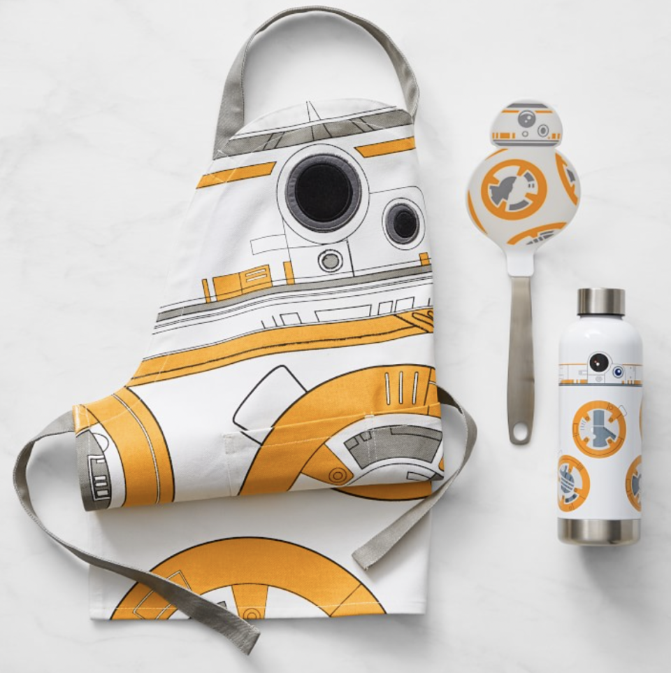 39) Star Wars BB-8 Kids’ Apron, Water Bottle & Flex Spatula Set