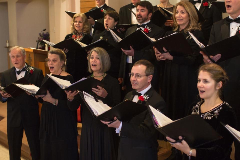 The Seacoast’s vocal chamber chorus Amare Cantare will perform three spring concerts beginning this weekend.