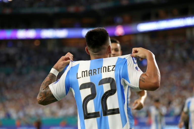 Lautaro Martínez celebra un gol de Argentina ante Perú en la Copa América de Estados Unidos el 29 de junio de 2024 en Miami (Chris ARJOON)