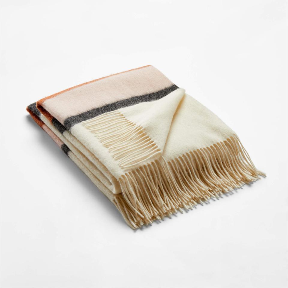 16) Banda Merino Wool Throw