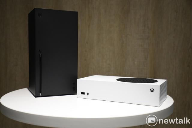 電競潮開箱》先聞香！Xbox Series X | S 模型機展示