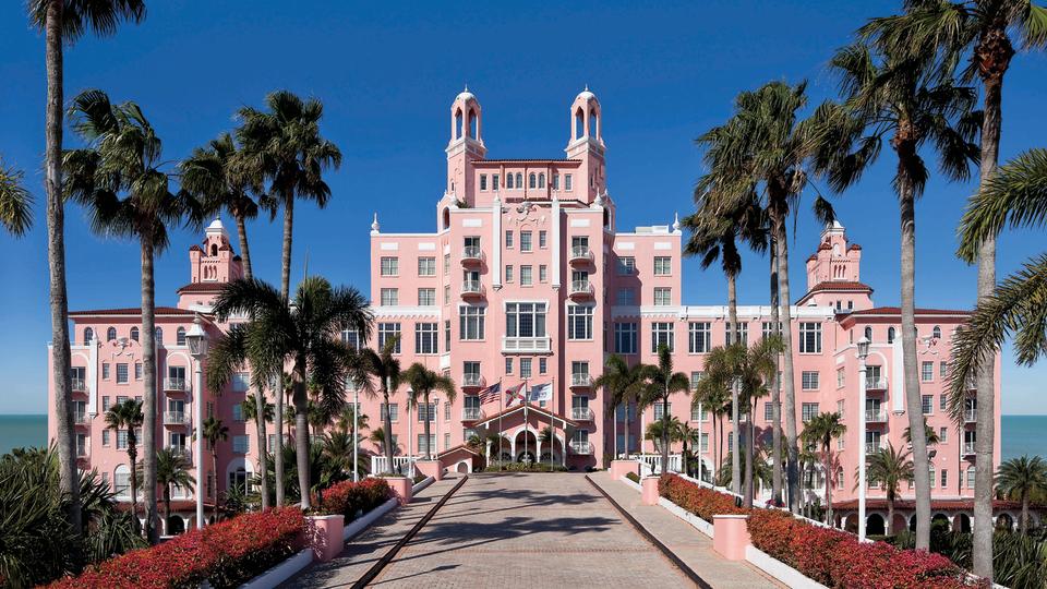 best pink hotels don cesar veranda