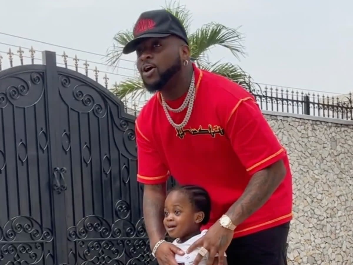 Davido and son (Instagram)