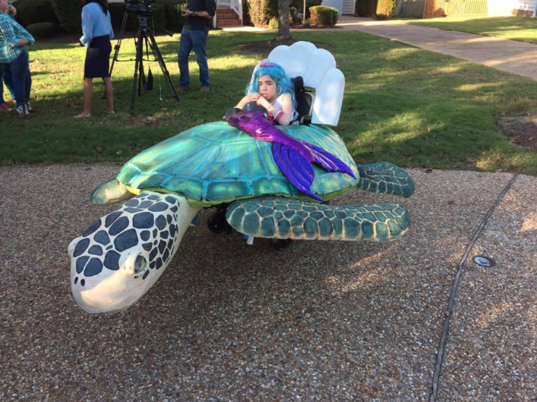 Sin duda, estos voluntarios ponen todo su corazón para que cada una de sus creaciones luzca increíble.  Foto: Facebook.com/magicwheelchair