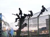 Ansturm auf die EU: Flüchtlinge stürmen den Zaun der auf afrikanischem Gebiet liegenden spanischen Stadt Melilla. Foto: F.G. Guerrero