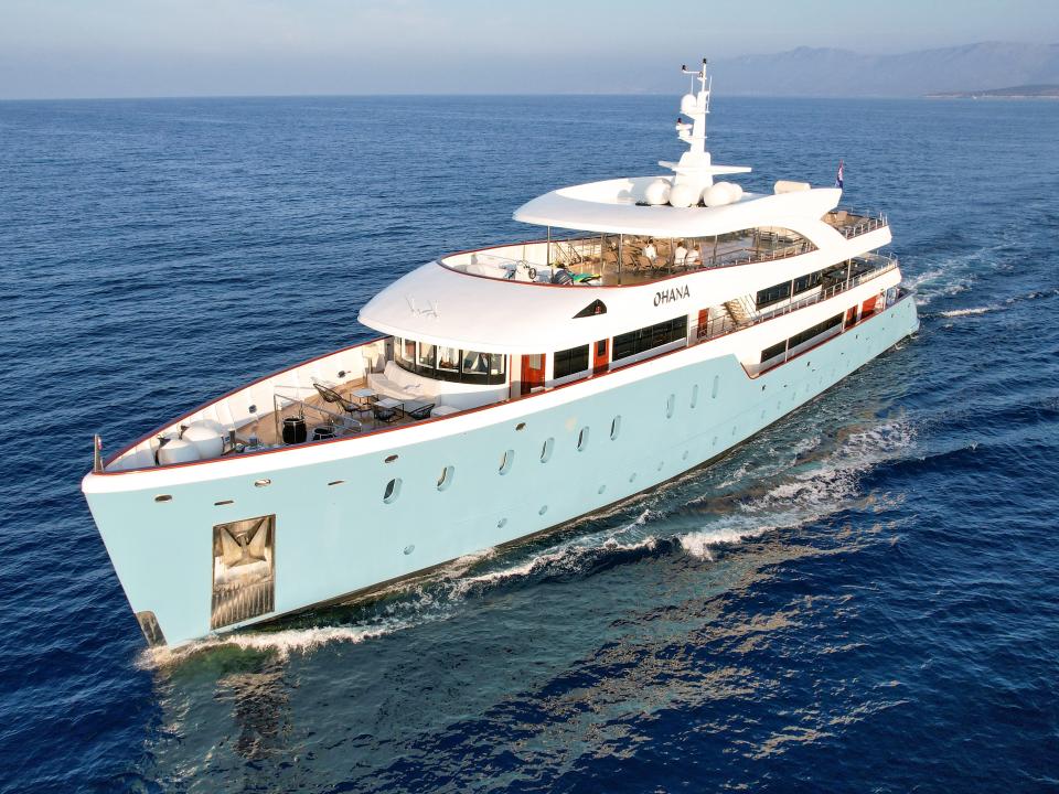 160 foot yacht cost