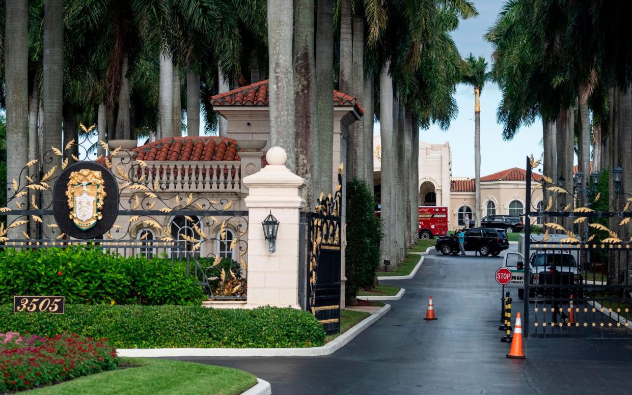 Secret service at the entrance of the golf course