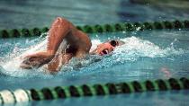 Hackett broke his first world record in 1999 when he eclipsed Giorgio Lamberti's 200m freestyle mark.