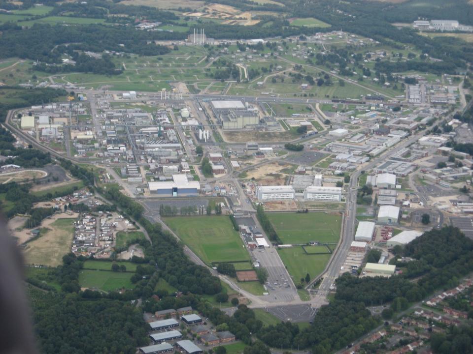 U.K. Ministry of Defense's Atomic Weapons Establishment at Aldermaston, 2009. <em>Ivaneol via Wikimedia Commons</em>