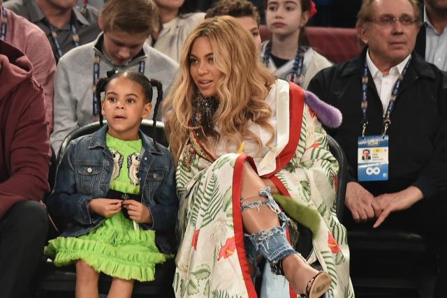 Beyoncé and Blue Ivy look like sisters in matching outfits