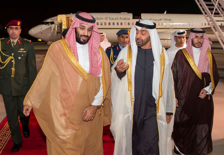 Abu Dhabi's Crown Prince Sheikh Mohammed bin Zayed al-Nahyan receives Saudi Arabia's Crown Prince Mohammed bin Salman Al Saud in Abu Dhabi, UAE, November 22, 2018. Picture taken November 22, 2018. Bandar Algaloud/Courtesy of Saudi Royal Court/Handout via REUTERS