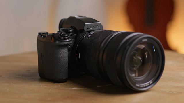 Panasonic Lumix S5 IIX review