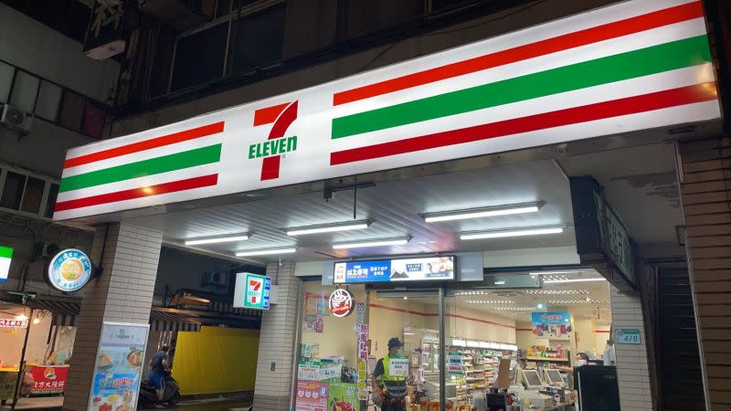 ▲原PO好奇7-11哪些食物回不去了，貼文一出，眾人全喊1神物「國民便當」，紛紛大讚「CP值爆高」。（示意圖／記者張嘉哲攝）