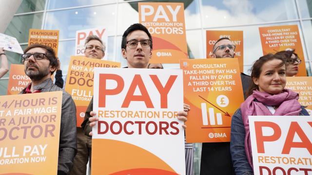 bma junior doctors strike: Junior Doctors in UK to Strike Again in Dec-Jan,  Here's Why - The Economic Times