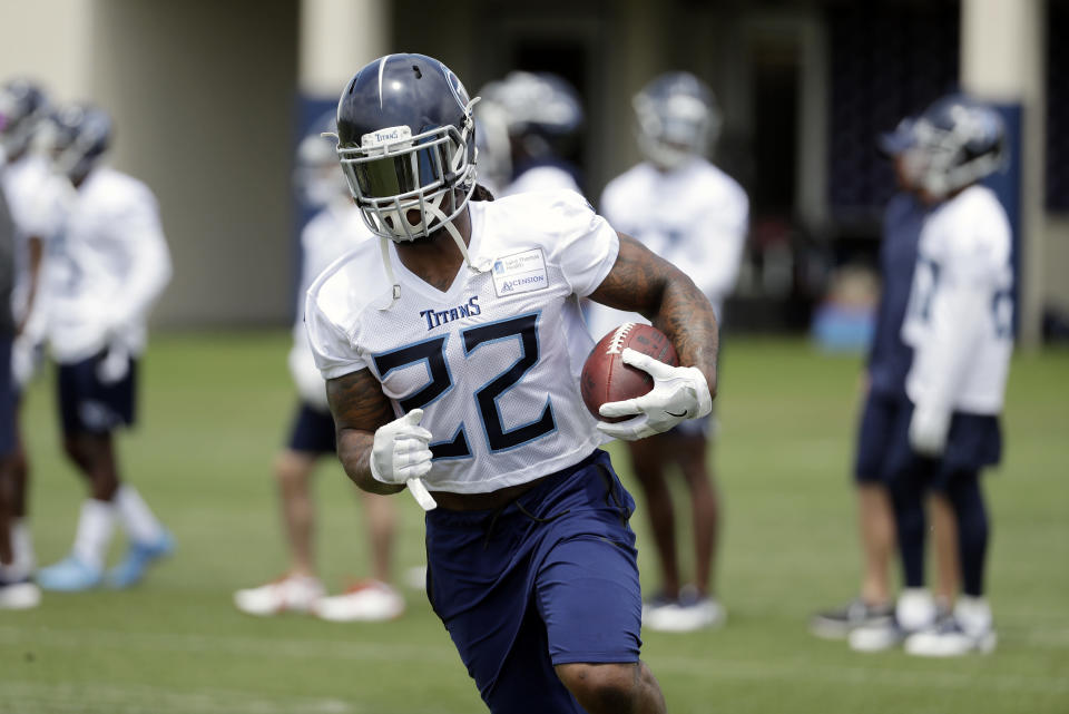 It’s unwise to invest heavily in Tennessee Titans running back Derrick Henry with Dion Lewis in the mix. (AP Photo/Mark Humphrey)