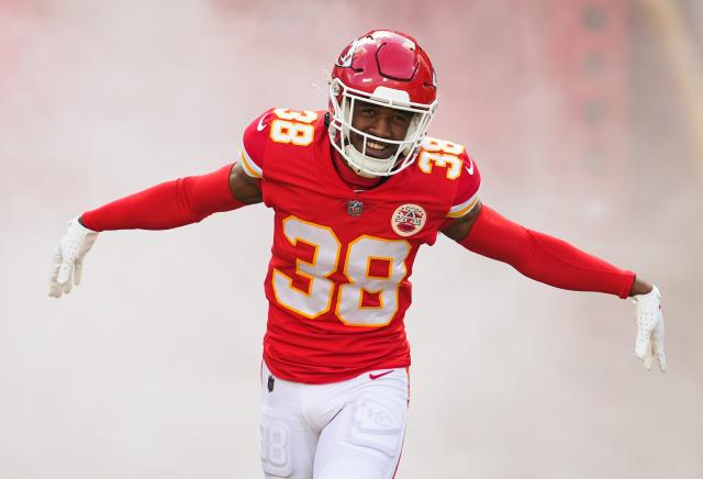 L'Jarius Sneed, Kansas City DB, leaves AFC championship game with head  injury