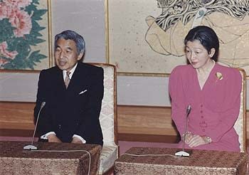 1992年10月，當時的日本明仁天皇和皇后美智子訪問中國。翻攝日本宮內廳