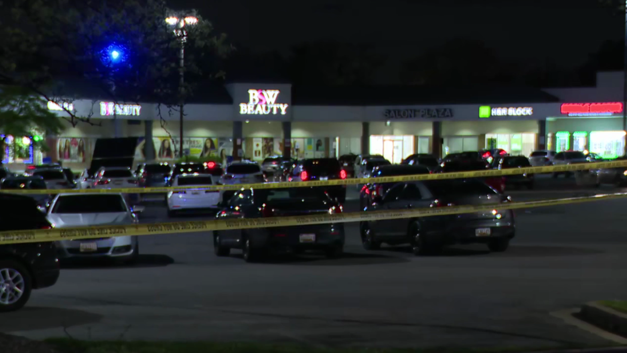 <div>Police shooting at Oxon Hill shopping center under investigation</div>