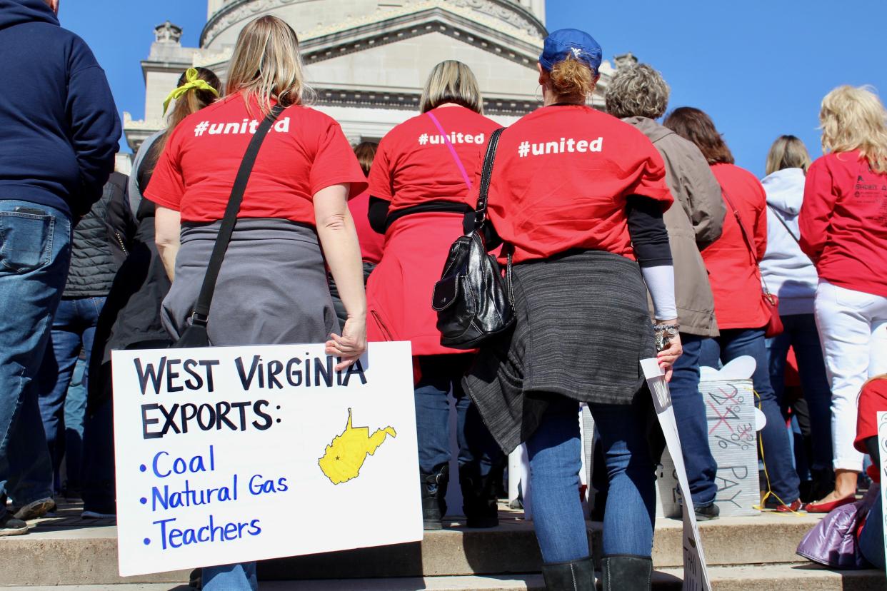 Workers have rallied at the state Capitol every workday since the strike began last Thursday. (Photo: Dave Jamieson/HuffPost)