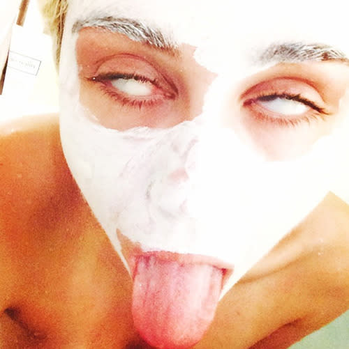 MILEY'S FREAKY SELFIES