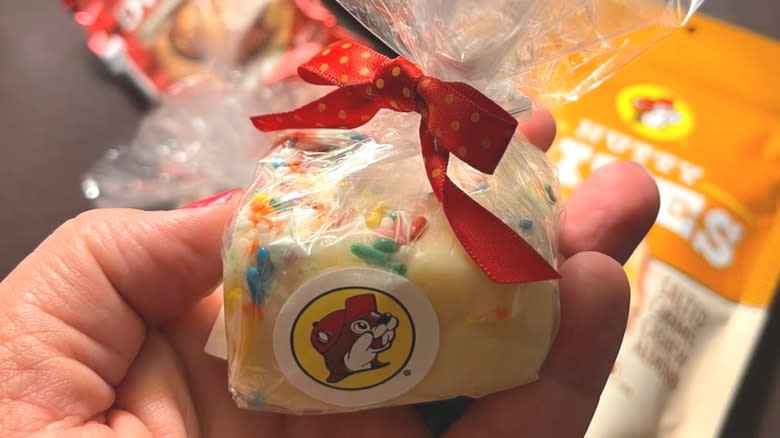 Buc-ee's birthday cake fudge