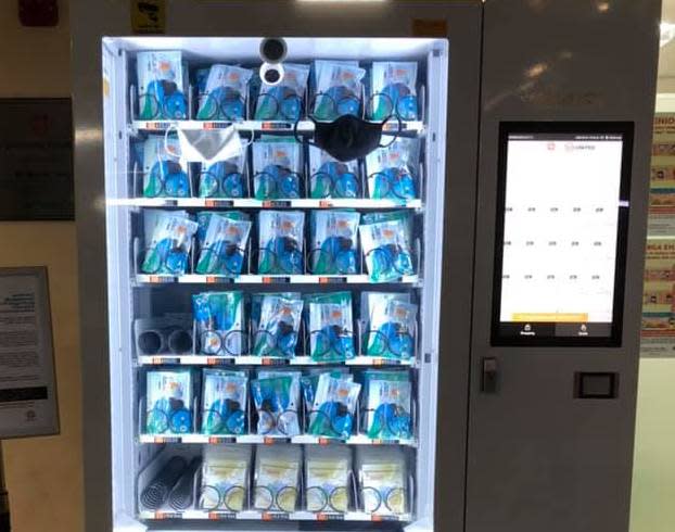 A mask vending machine placed at a community club. (PHOTO: Chan Chun Sing/Facebook)