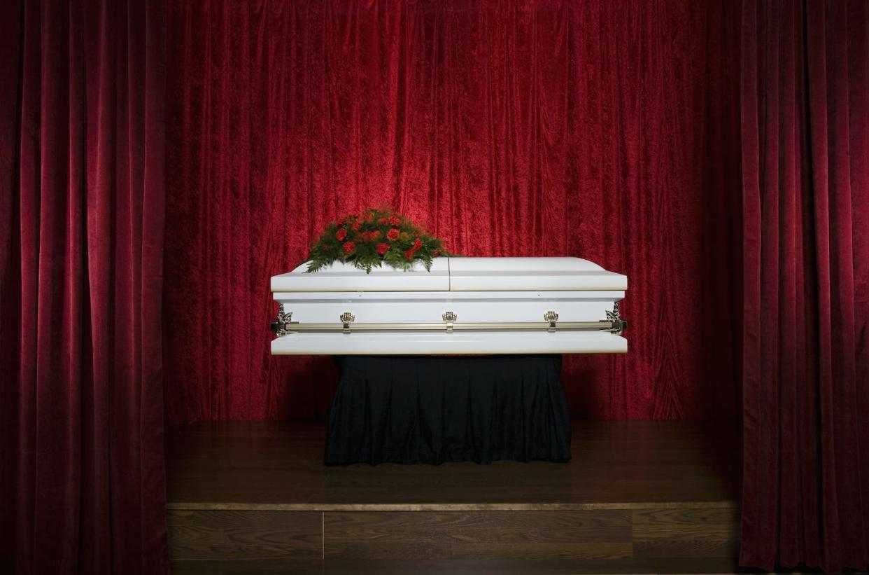 The handling and disposition of human bodies raises all sorts of ethical and legal questions. <a href="https://www.gettyimages.com/detail/photo/coffin-on-stage-royalty-free-image/85637547?phrase=funeral&adppopup=true" rel="nofollow noopener" target="_blank" data-ylk="slk:Jupiterimages/The Image Bank via Getty Images;elm:context_link;itc:0;sec:content-canvas" class="link ">Jupiterimages/The Image Bank via Getty Images</a>