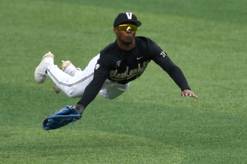 Vanderbilt's Enrique Bradfield Jr. (51) with the diving catch during an NCAA baseball game against Tennessee in Knoxville, Tenn. on Sunday, April 23, 2023.