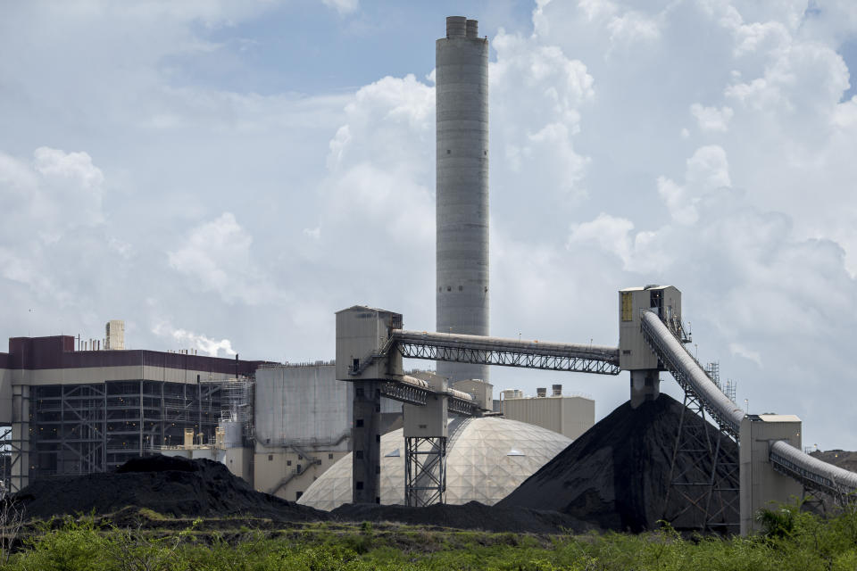 The AES coal-fired power plant in Guayama.&nbsp; (Photo: Dennis Rivera Pichardo for HuffPost)