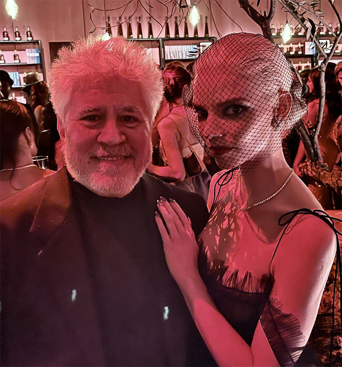  Pedro Almodóvar y su encuentro con Anya Taylor-Joy en las fiestas posteriores a los Oscars