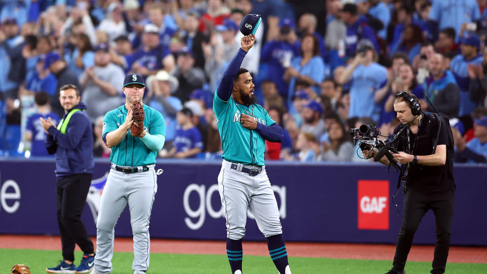 Mariners slugger Teoscar Hernandez isn't ruling out a return to the Blue Jays. (Photo by Vaughn Ridley/Getty Images)