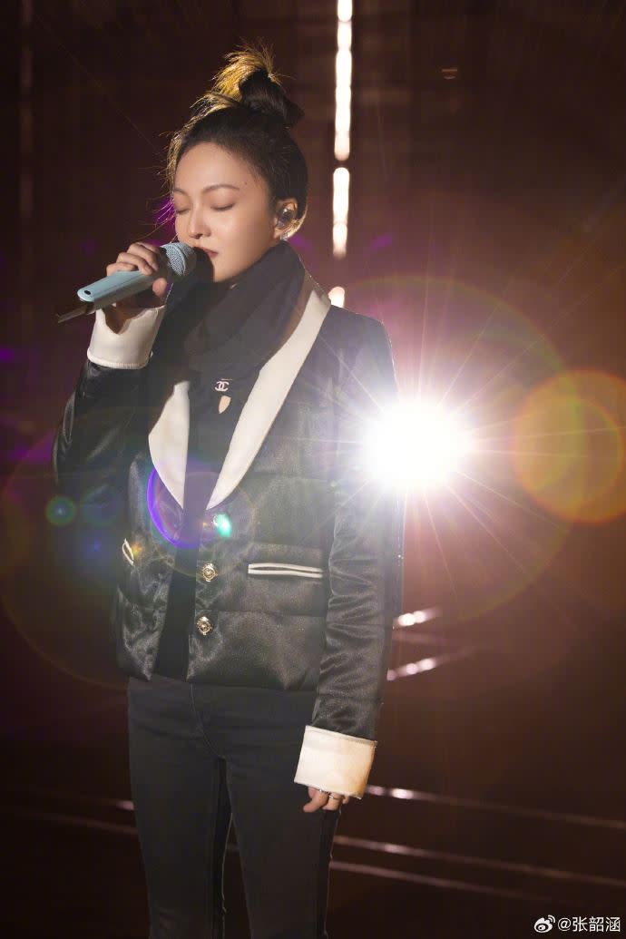 張韶涵以《阿刁》一曲，在《歌手2018》翻紅，被讚「神級」演出。（圖／翻攝自微博）