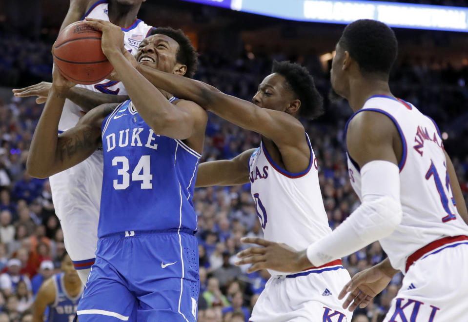 Wendell Carter Jr (34) became the fourth Duke freshman to declare for the 2018 NBA draft. (AP Photo/Charlie Neibergall)
