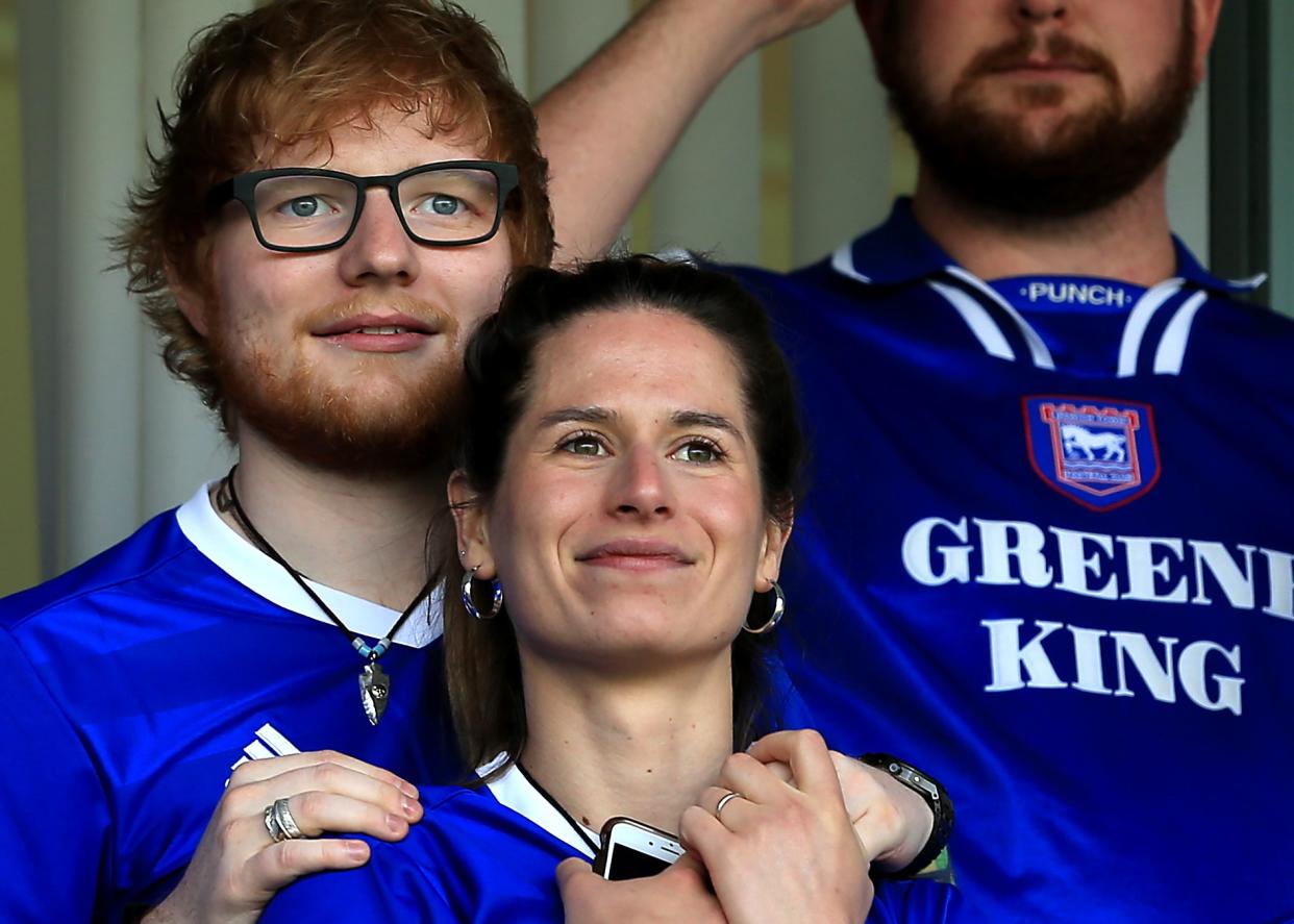 Ed Sheeran et Cherry Seaborn (Photo by Stephen Pond/Getty Images)