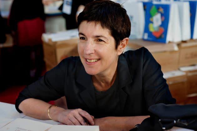 Christine Angot, ici en photo lors de la 34e Foire du Livre, à Brive-la-Gaillarde en France le 8 novembre 2015 (Photo: Jean-Marc ZAORSKI via Getty Images)