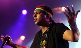 Sean Paul sur la scène du Montreux Jazz Festival (Suisse), en juillet 2004. . Photo Stringer/REUTERS