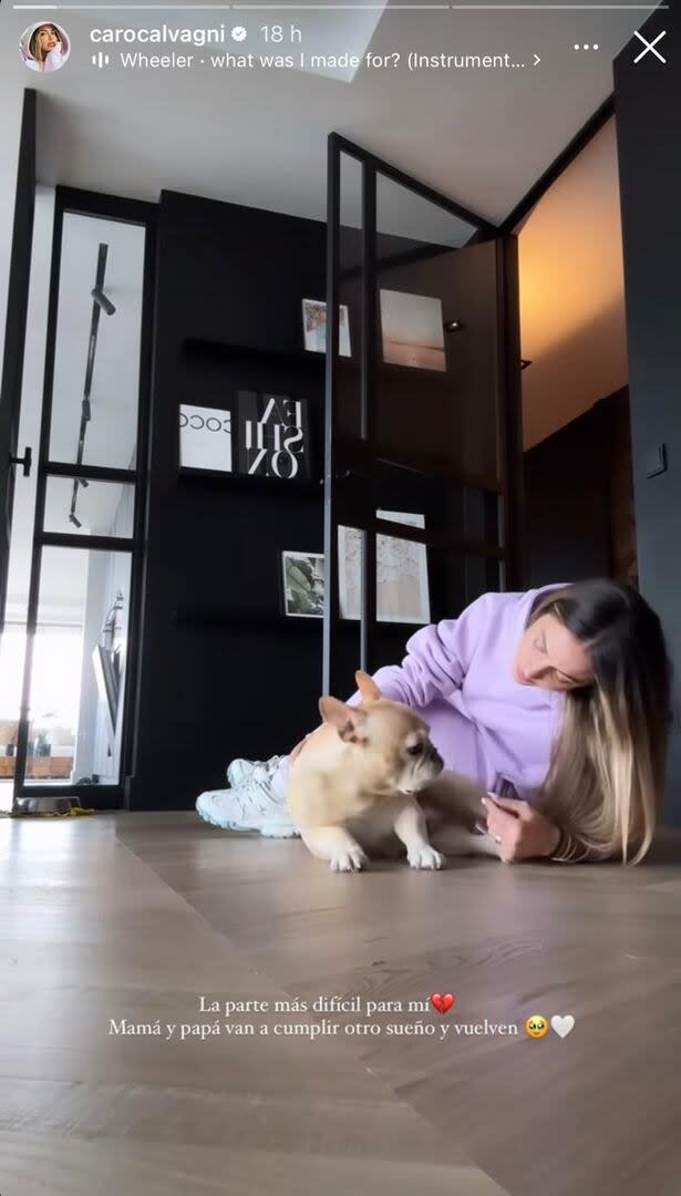 Carolina Calvagni se despidió de sus perros antes de partir desde su casa hasta la Argentina y después a Miami para acompañar a Tagliafico en la Copa América