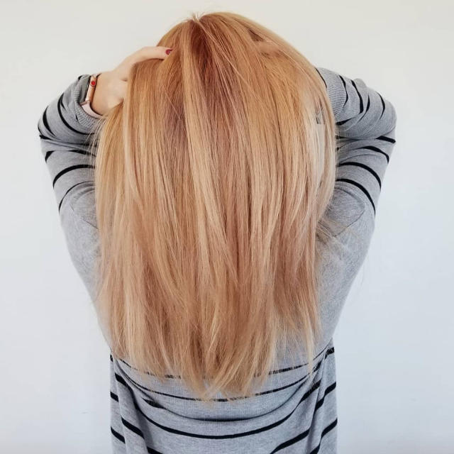 light strawberry blonde hair with blonde highlights